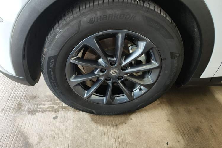 Used Leapmotor C11 2023 Pure Electric 500 Smart Edition Left Front Wheel Hub