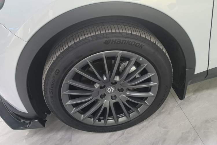 Used Leapmotor C11 2023 Pure Electric 500 Comfort Edition Left Front Wheel Hub