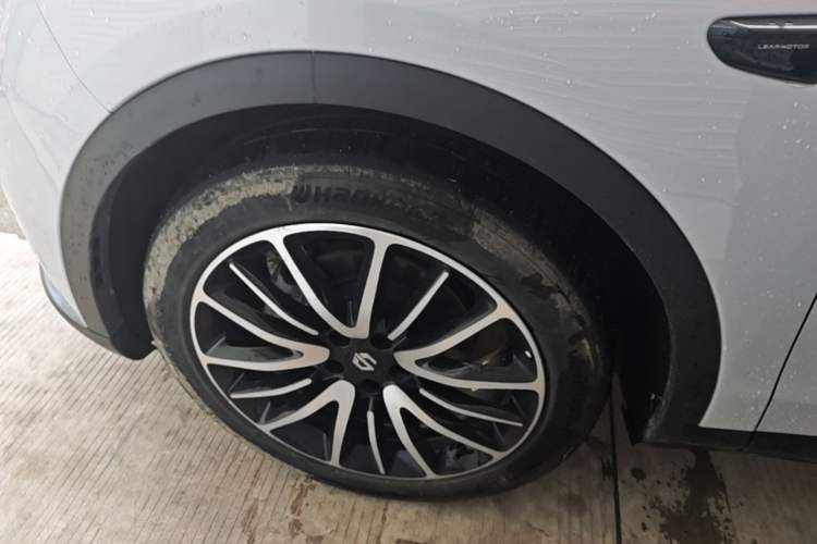 Used Leapmotor C11 2023 Extended-Range 285 Comfort Edition Left Front Wheel Hub