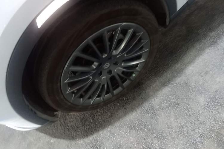 Used Leapmotor C11 2023 Pure Electric 500 Comfort Edition Left Front Wheel Hub