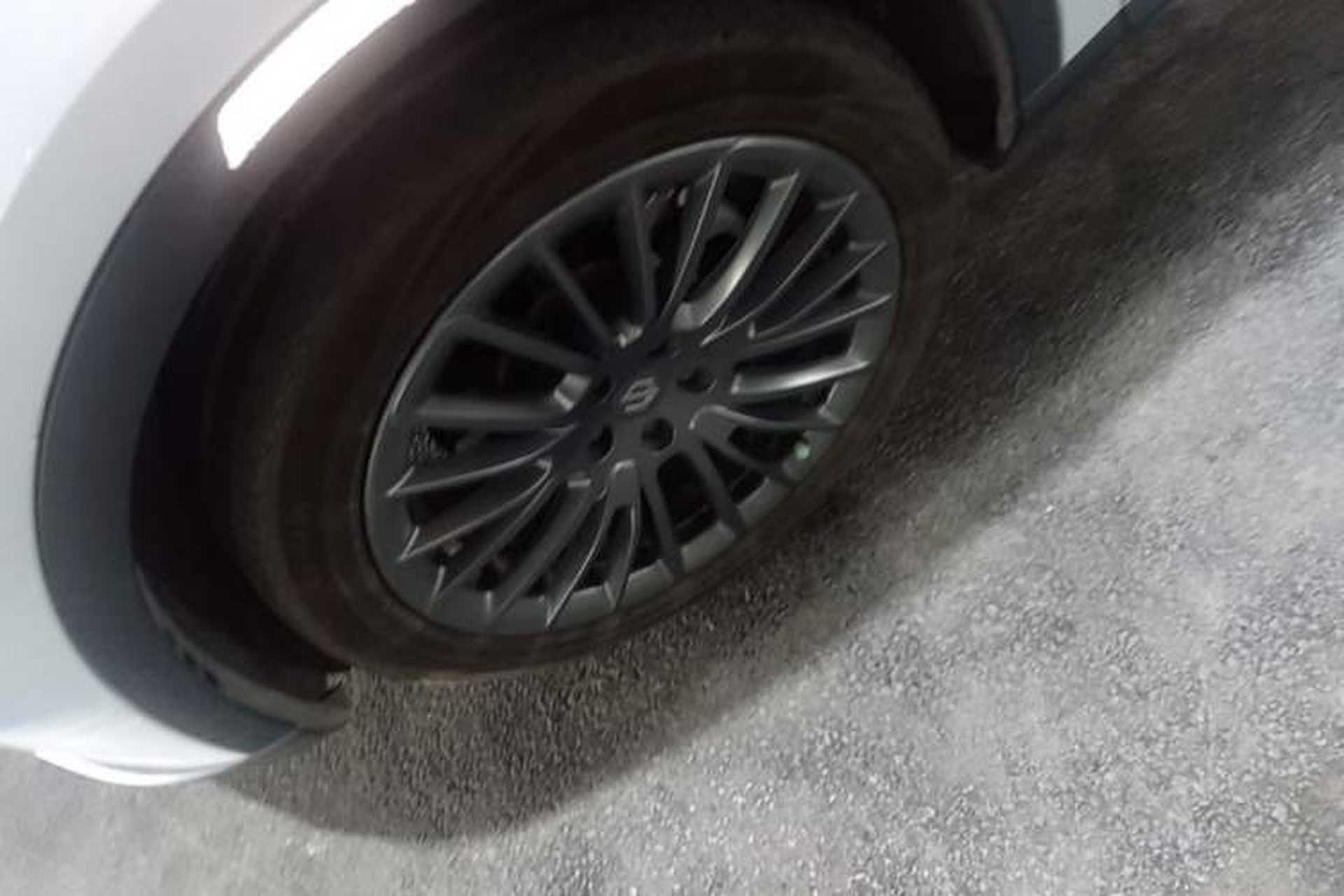 Used Leapmotor C11 2023 Pure Electric 500 Comfort Edition Left Front Wheel Hub