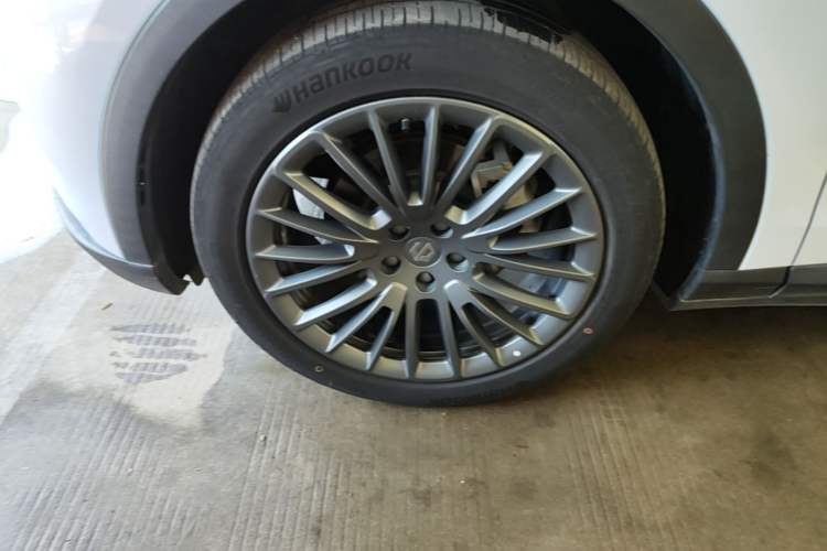 Used Leapmotor C11 2023 Pure Electric 500 Comfort Edition Left Front Wheel Hub