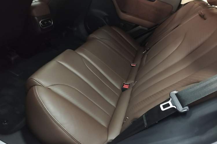 Used Leapmotor C11 2023 Range-Extended 180 Comfort Edition Left Rear Seat