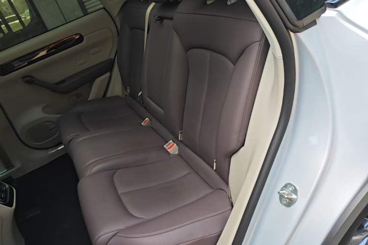 Used Leapmotor C11 2023 Extended-Range 285 Comfort Edition Left Rear Seat