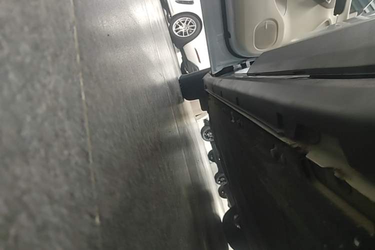 Used Leapmotor C11 2023 Pure Electric 500 Comfort Edition Left Side Sill