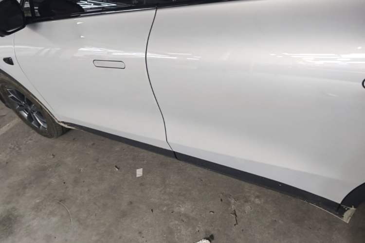 Used Leapmotor C11 2023 Range-Extended 180 Comfort Edition Left Side Sill