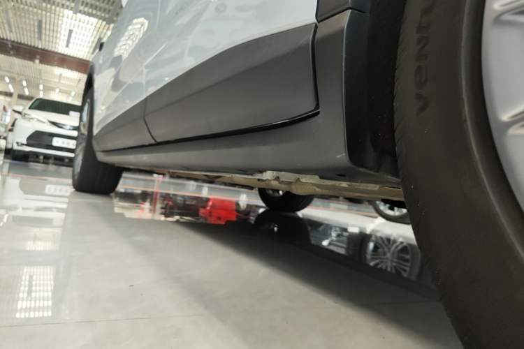 Used Leapmotor C11 2023 Range-Extended 300 Comfort Edition Left Side Sill