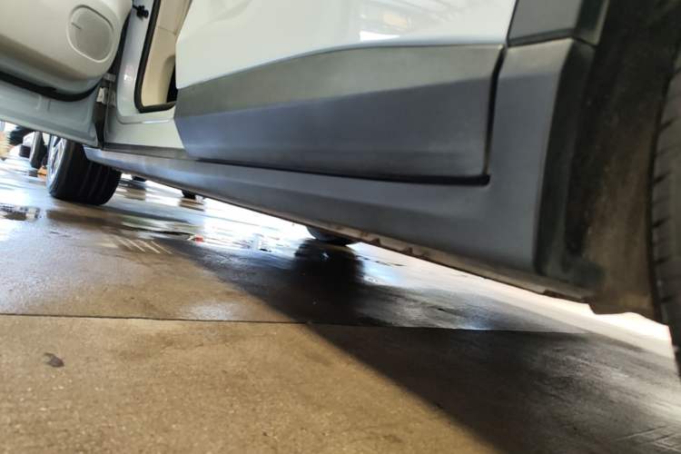 Used Leapmotor C11 2023 Pure Electric 500 Comfort Edition Left Side Sill