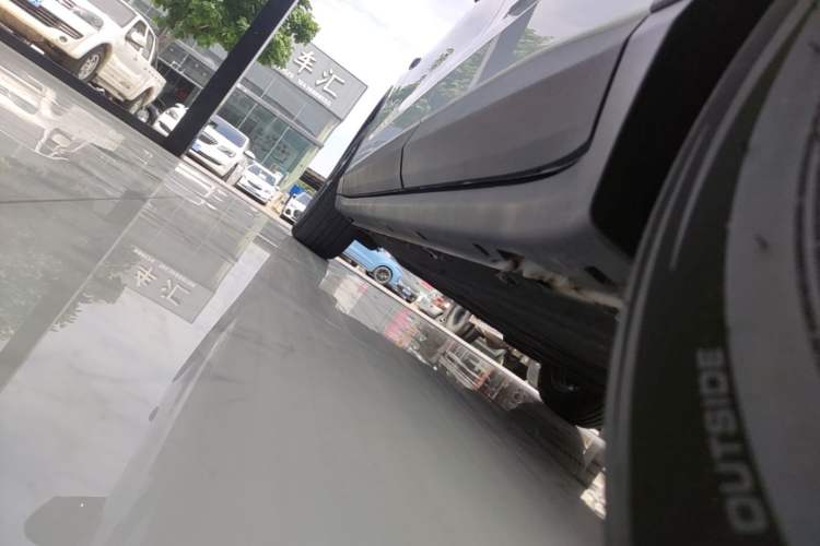 Used Leapmotor C11 2023 Pure Electric 500 Comfort Edition Left Side Sill
