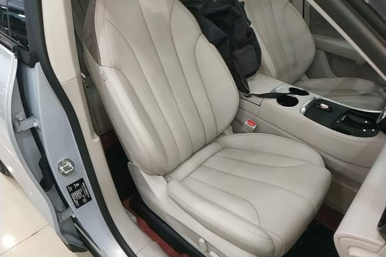 Used Leapmotor C11 2023 Range-Extended 180 Comfort Edition Right Front Seat