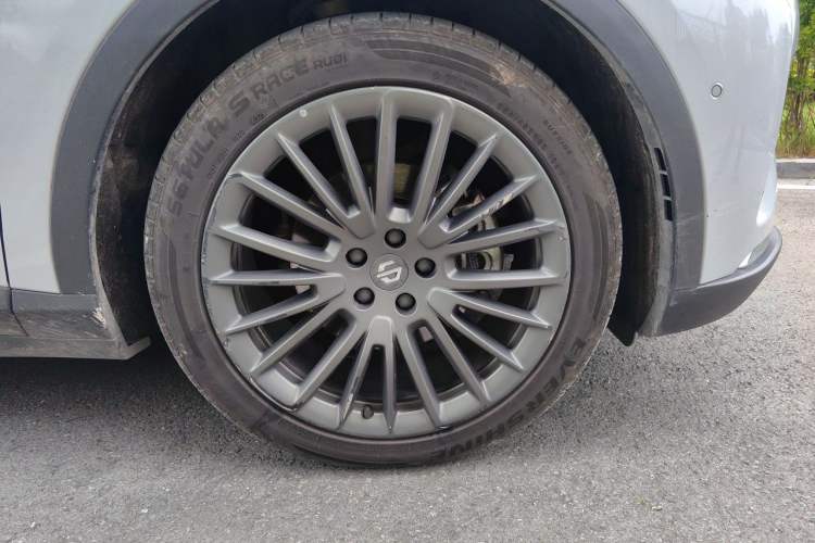 Used Leapmotor C11 2023 Range-Extended 285 Smart Enjoyment Edition Right Front Wheel Hub