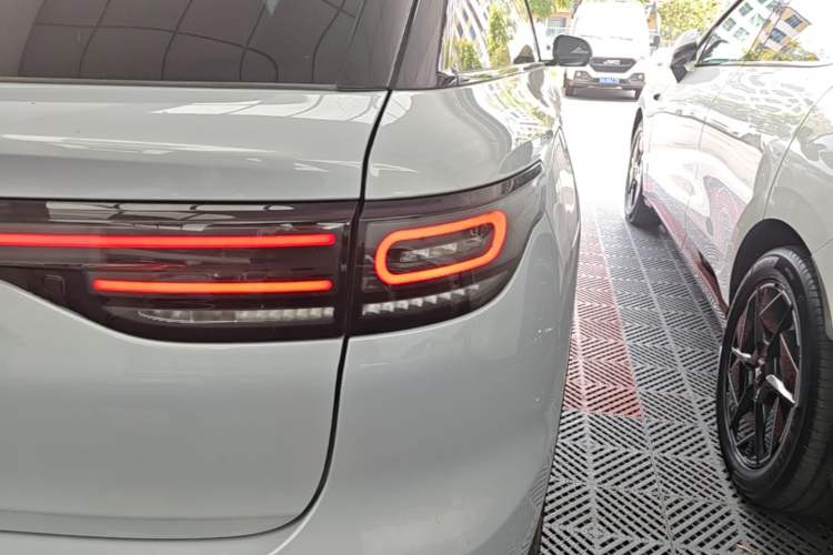 Used Leapmotor C11 2023 Range-Extended 180 Comfort Edition Right Rear Taillight