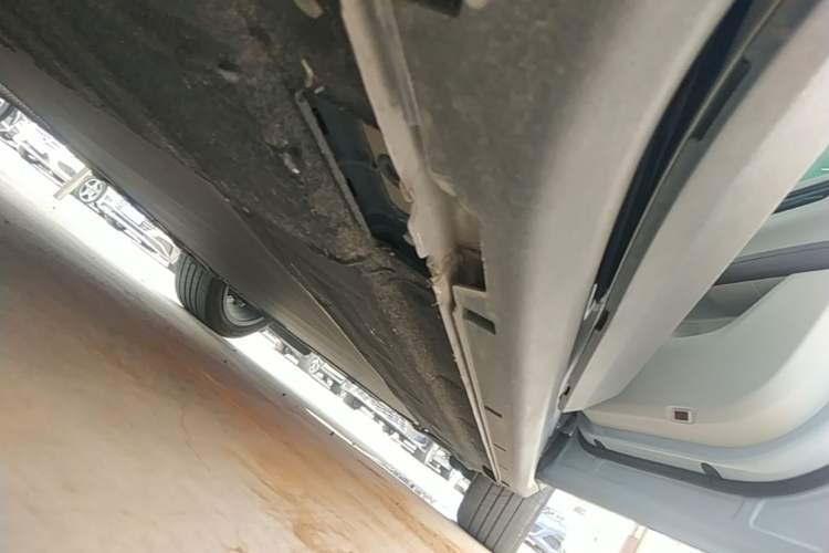 Used Leapmotor C11 2023 Range-Extended 300 Comfort Edition Right Side Sill