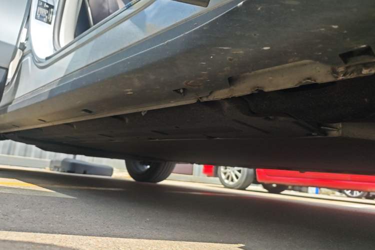Used Leapmotor C11 2023 Range-Extended 180 Comfort Edition Right Side Sill
