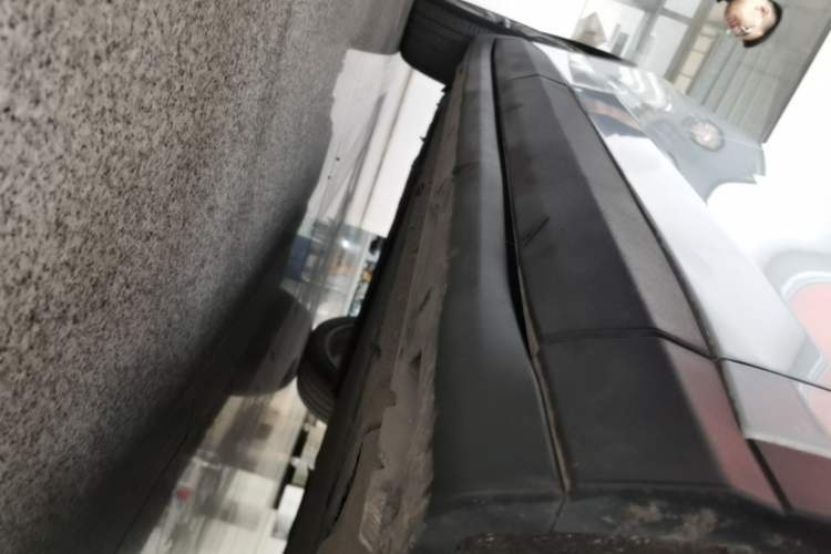 Used Leapmotor C11 2023 Range-Extended 200 Comfort Edition Right Side Sill
