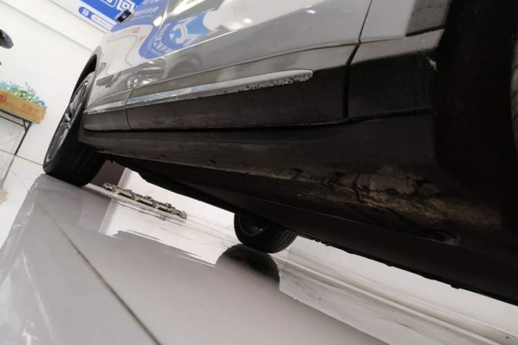 Used Leapmotor C11 2023 Range-Extended 300 Smart Enjoyment Edition Right Side Sill