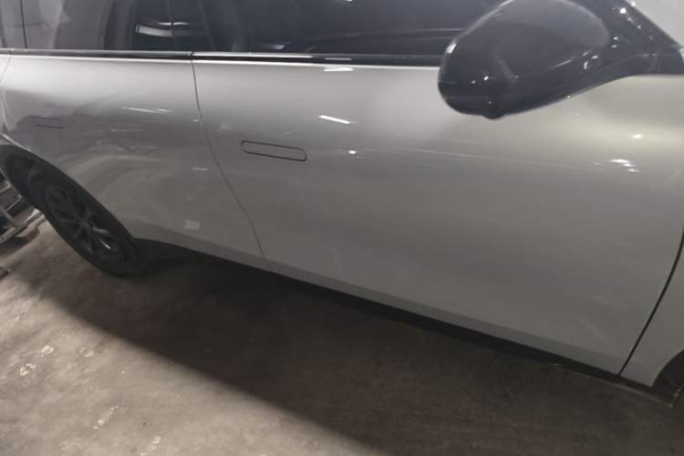 Used Leapmotor C11 2023 Range-Extended 180 Comfort Edition Right Side Sill