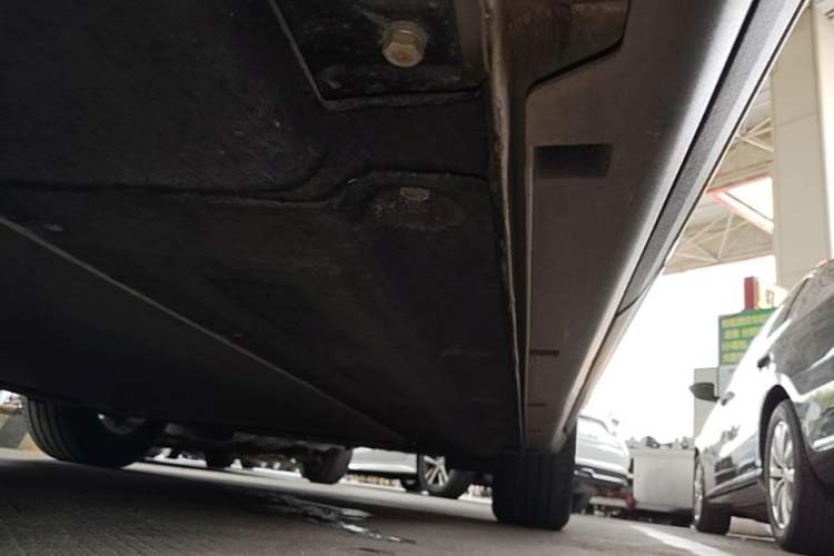 Used Leapmotor C11 2023 Range-Extended 180 Comfort Edition Right Side Sill