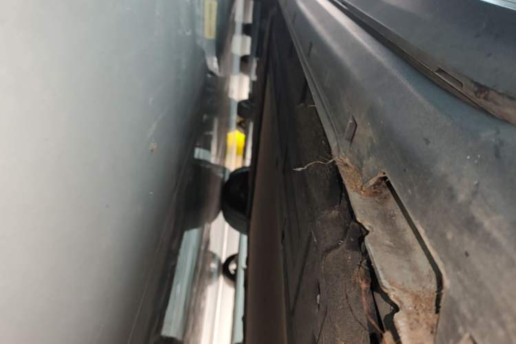 Used Leapmotor C11 2023 Range-Extended 180 Comfort Edition Right Side Sill