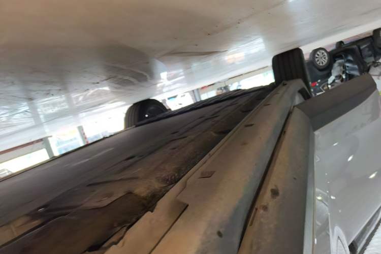 Used Leapmotor C11 2023 Range-Extended 180 Comfort Edition Right Side Sill