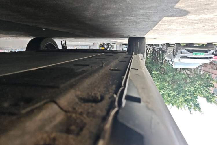 Used Leapmotor C11 2023 Extended-Range 285 Comfort Edition Right Side Sill