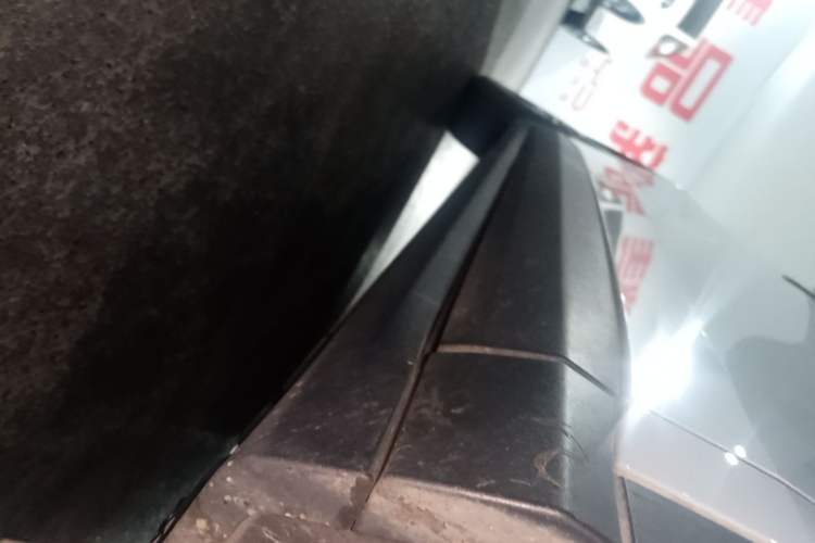 Used Leapmotor C11 2023 Pure Electric 500 Comfort Edition Right Side Sill