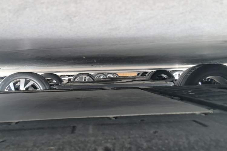 Used Leapmotor C11 2023 Range-Extended 180 Comfort Edition Right Side Sill