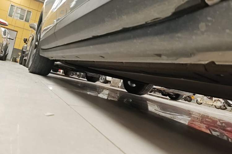 Used Leapmotor C11 2023 Range-Extended 200 Comfort Edition Right Side Sill
