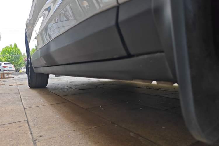 Used Leapmotor C11 2023 Extended-Range 285 Comfort Edition Right Side Sill