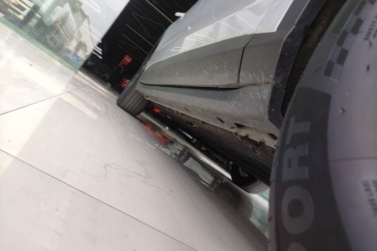 Used Leapmotor C11 2023 Pure Electric 500 Comfort Edition Right Side Sill