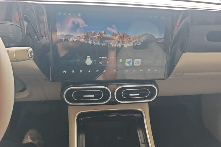 Used Leapmotor C11 2023 Range-Extended 180 Comfort Edition Audio And AC Panel