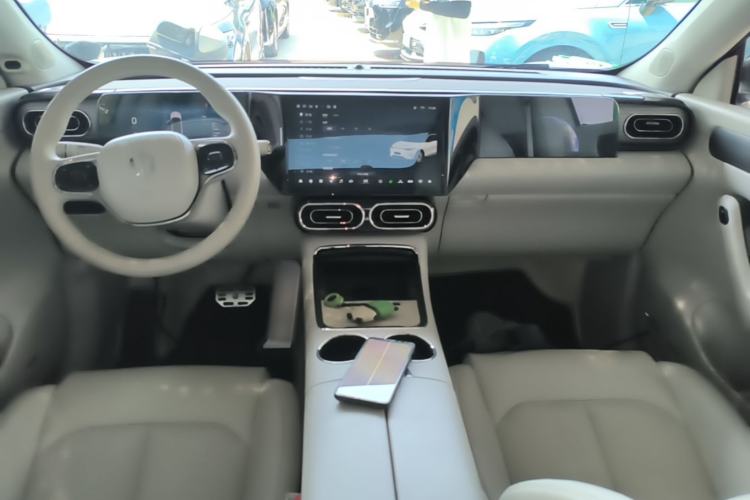Used Leapmotor C11 2023 Pure Electric 500 Smart Edition Center Console