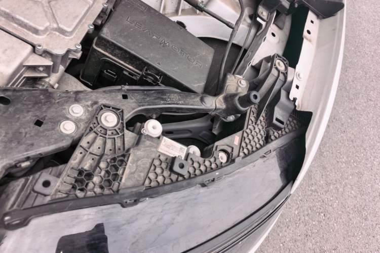 Used Leapmotor C11 2023 Range-Extended 180 Comfort Edition Engine Bay Left
