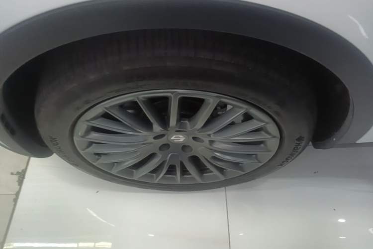 Used Leapmotor C11 2023 Pure Electric 500 Comfort Edition Left Front Wheel Hub
