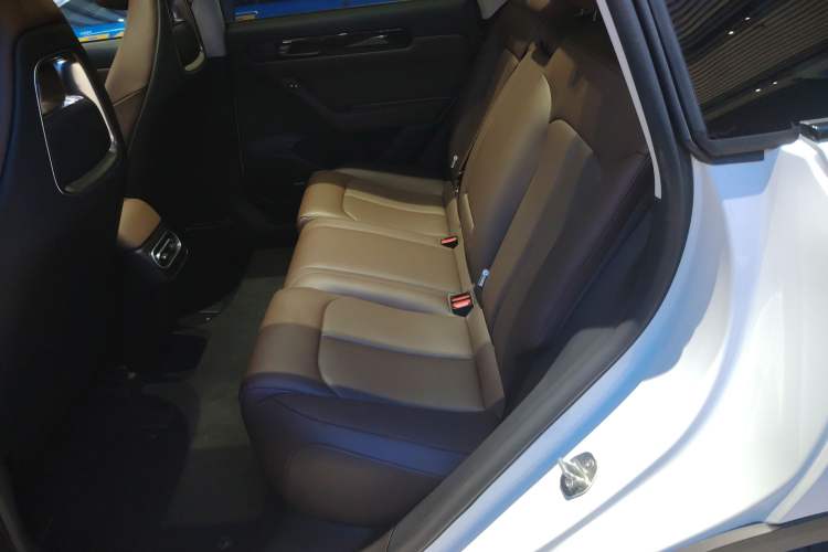 Used Leapmotor C11 2023 Extended-Range 285 Comfort Edition Left Rear Seat