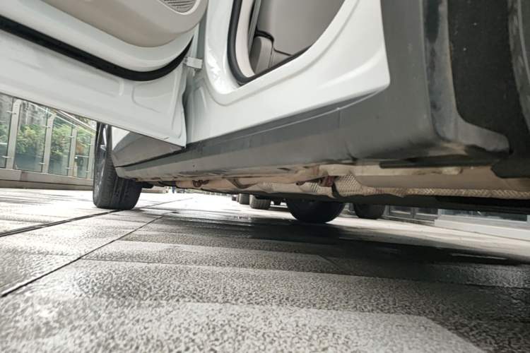 Used Leapmotor C11 2023 Range-Extended 180 Comfort Edition Left Side Sill