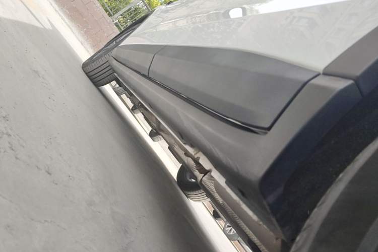 Used Leapmotor C11 2023 Range-Extended 180 Comfort Edition Left Side Sill