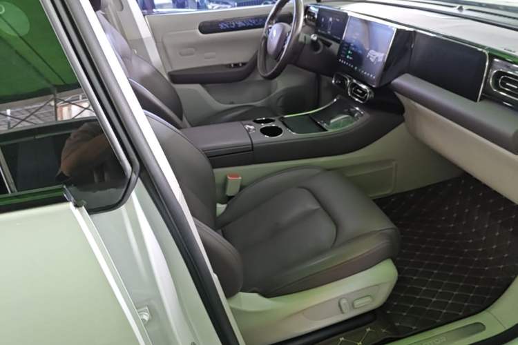 Used Leapmotor C11 2023 Extended-Range 285 Comfort Edition Right Front Seat