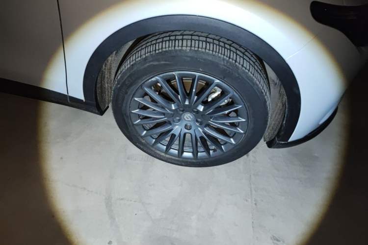 Used Leapmotor C11 2023 Range-Extended 200 Comfort Edition Right Front Wheel Hub
