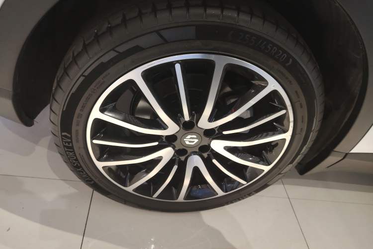 Used Leapmotor C11 2023 Extended-Range 285 Comfort Edition Right Rear Wheel Hub