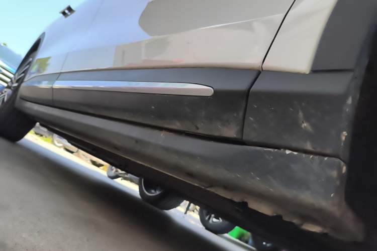 Used Leapmotor C11 2023 Pure Electric 500 Smart Edition Right Side Sill