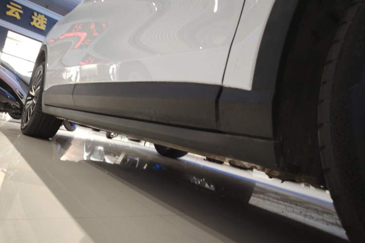 Used Leapmotor C11 2023 Extended-Range 285 Comfort Edition Right Side Sill