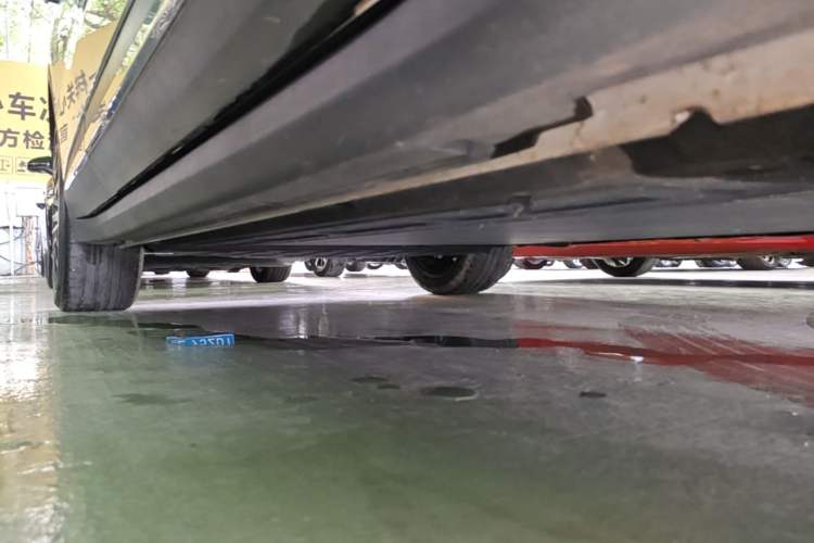 Used Leapmotor C11 2023 Extended-Range 285 Comfort Edition Right Side Sill