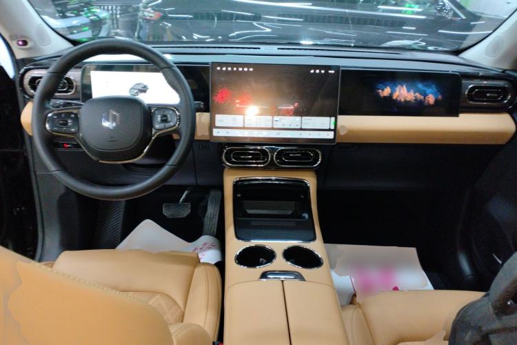 Used Leapmotor C11 2024 Range-Extended 300 Luxury Edition Center Console