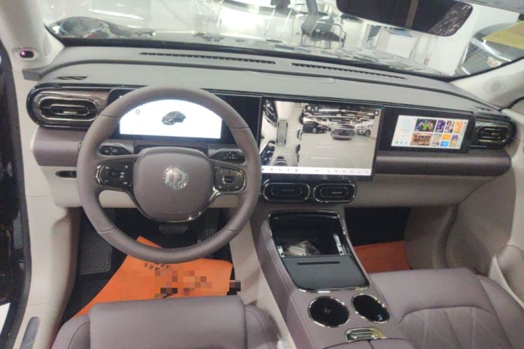 Used Leapmotor C11 2024 Range-Extended 300 Luxury Edition Center Console