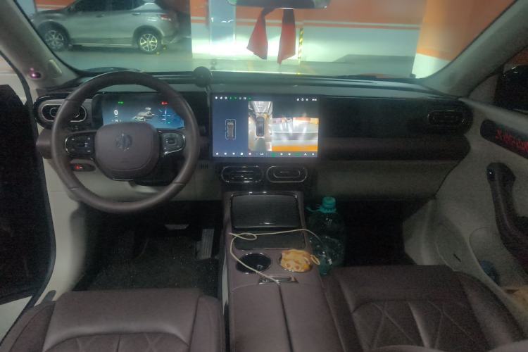 Used Leapmotor C11 2024 All-Electric 580 Luxury Edition Center Console