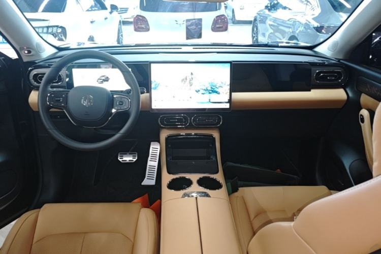 Used Leapmotor C11 2024 All-Electric 580 Luxury Edition Center Console