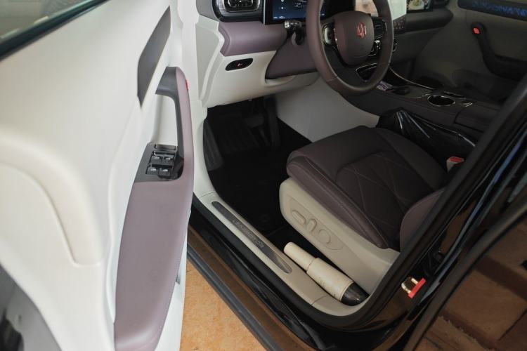 Used Leapmotor C11 2024 All-Electric 580 Luxury Edition Driver Seat
