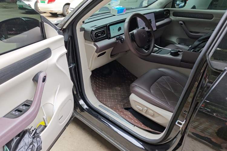 Used Leapmotor C11 2024 All-Electric 580 Luxury Edition Driver Seat