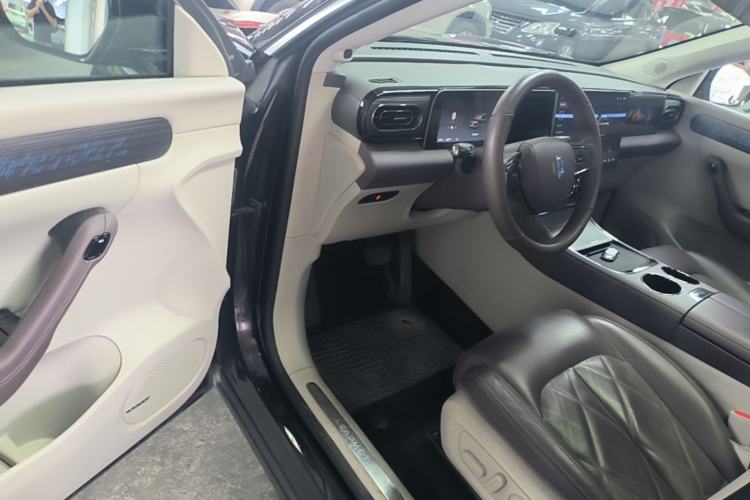 Used Leapmotor C11 2024 All-Electric 580 Luxury Edition Driver Seat